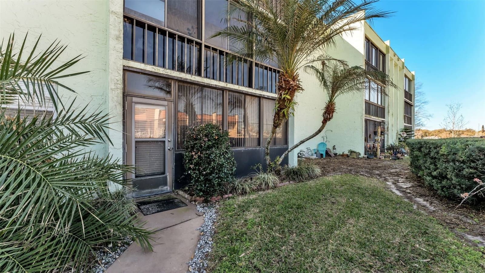 1130 LAKE PARKER