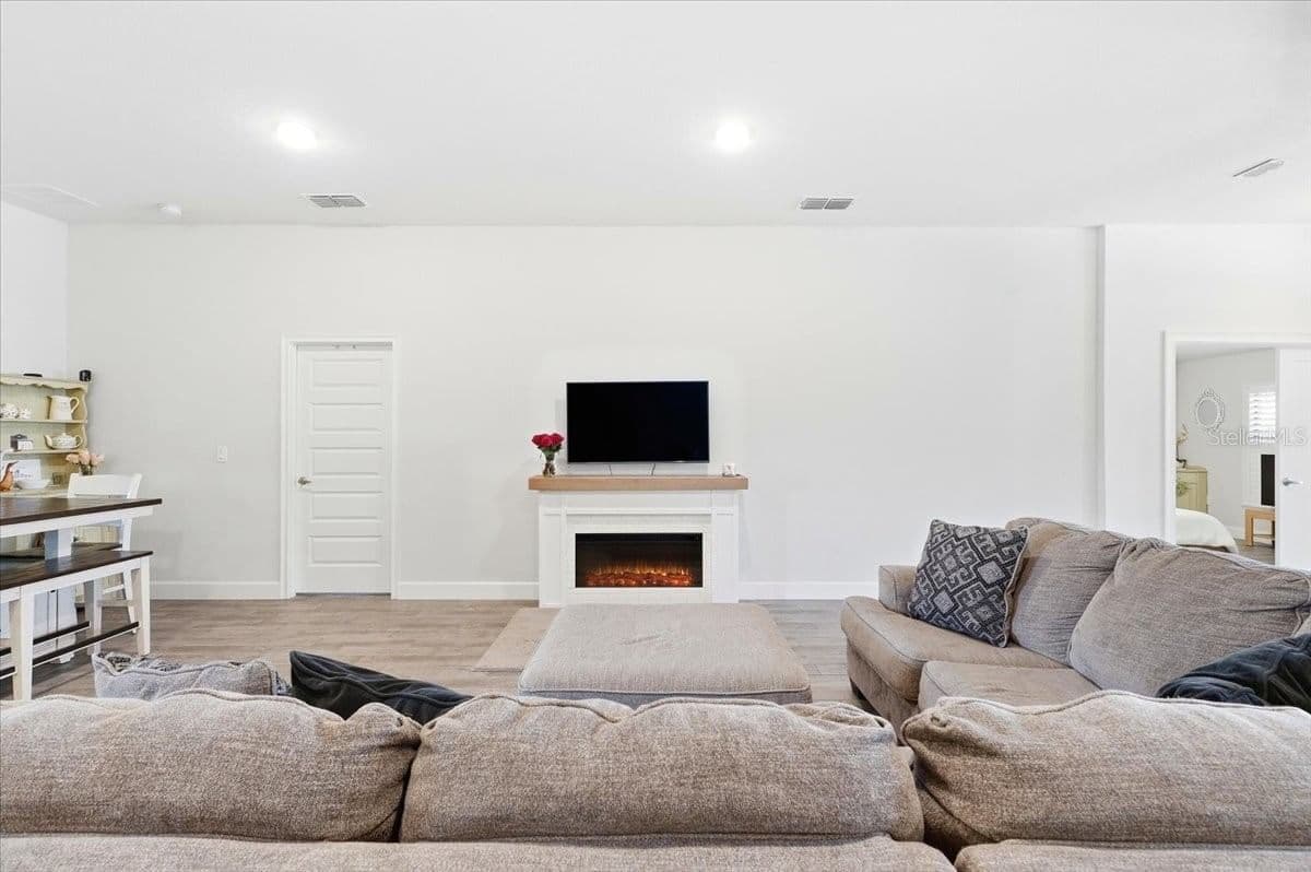 331 CRESCENT RIDGE