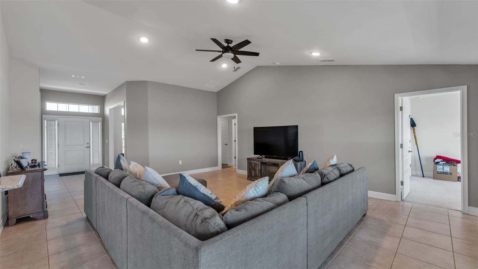 Photo 5 of 4724 BROOKSHIRE