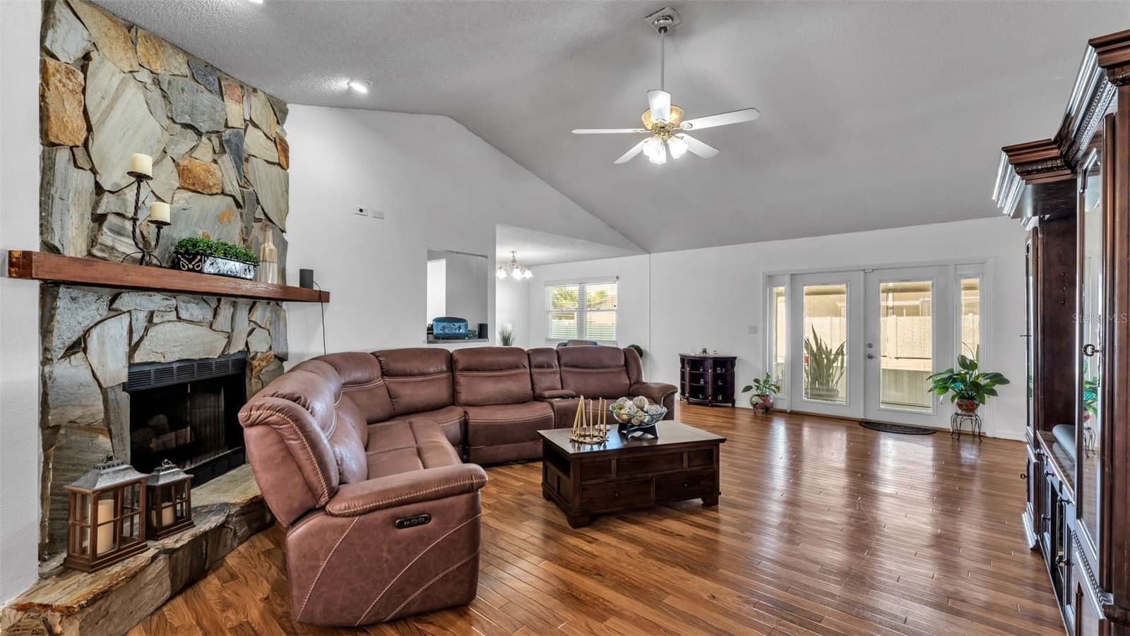 5249 NICHOLS