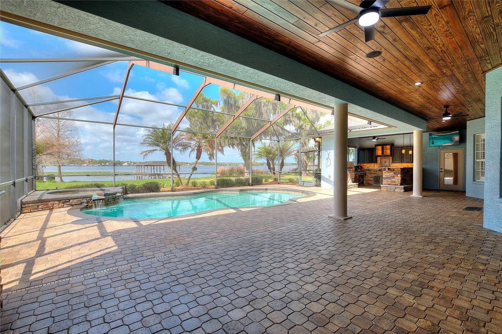 Photo 4 of 4848 ISLAND SHORES