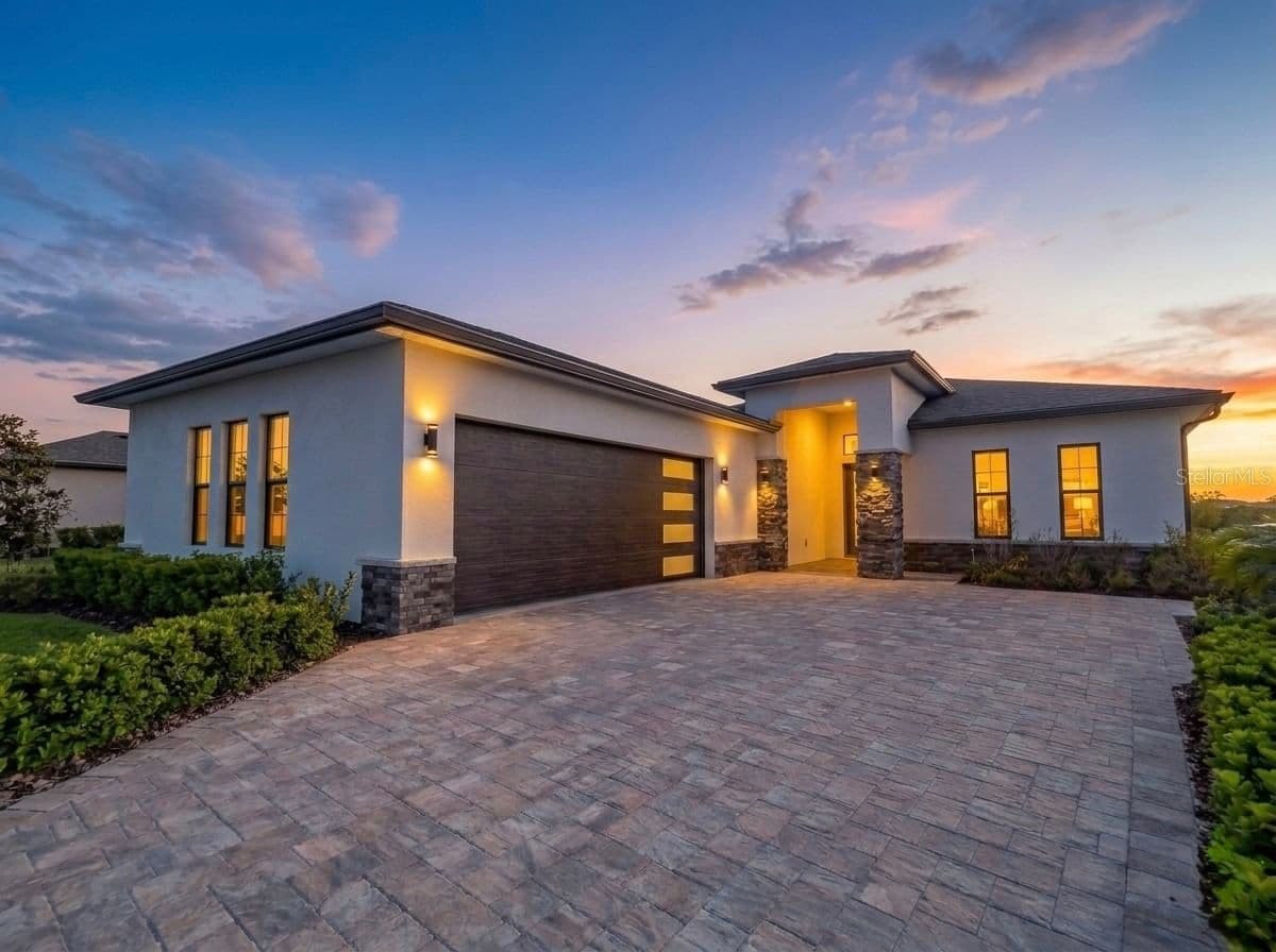 224 VALENCIA RIDGE