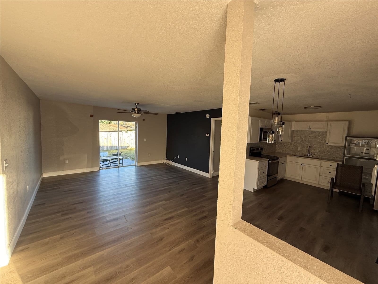 1611 FRUITWOOD