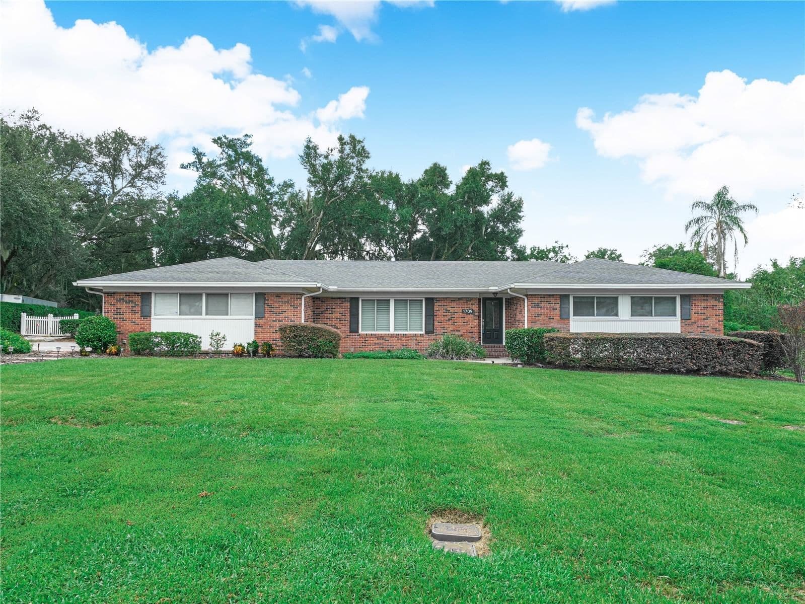 1709 VIRGINIA Court