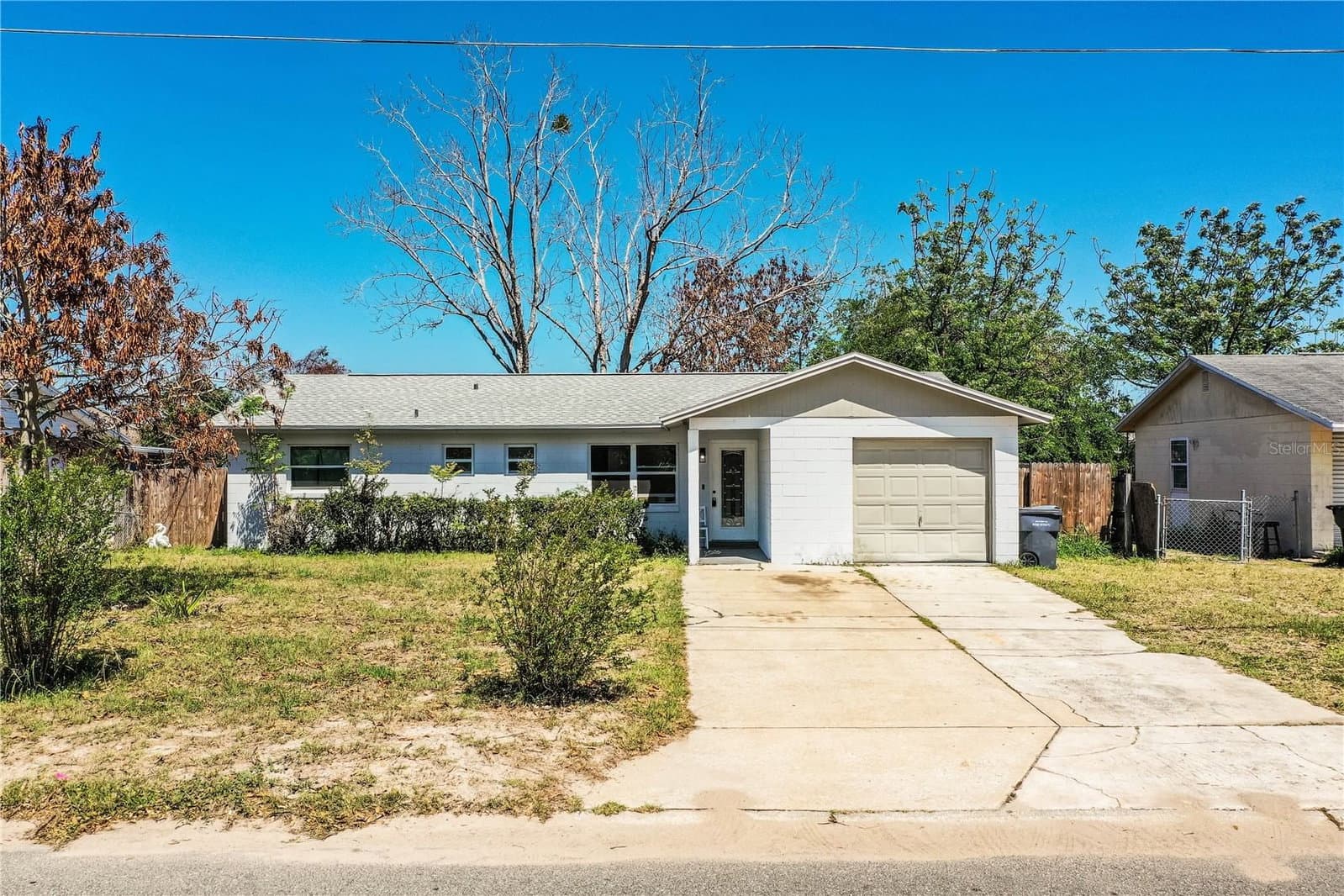 1015 CAREFREE COVE