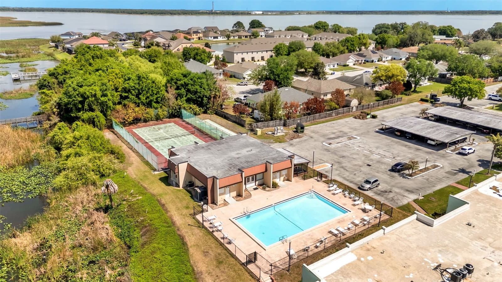 1130 LAKE PARKER