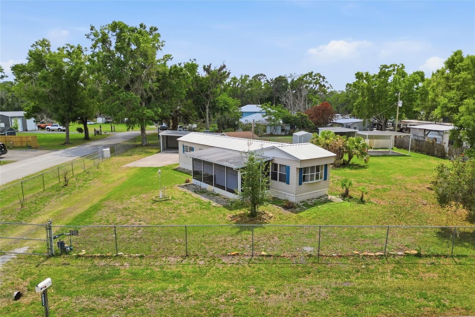 4710 VILLAGE