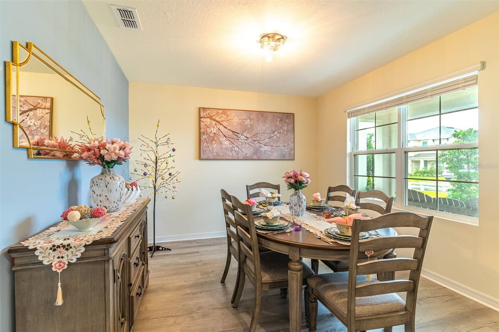 1328 DAISY FIELD