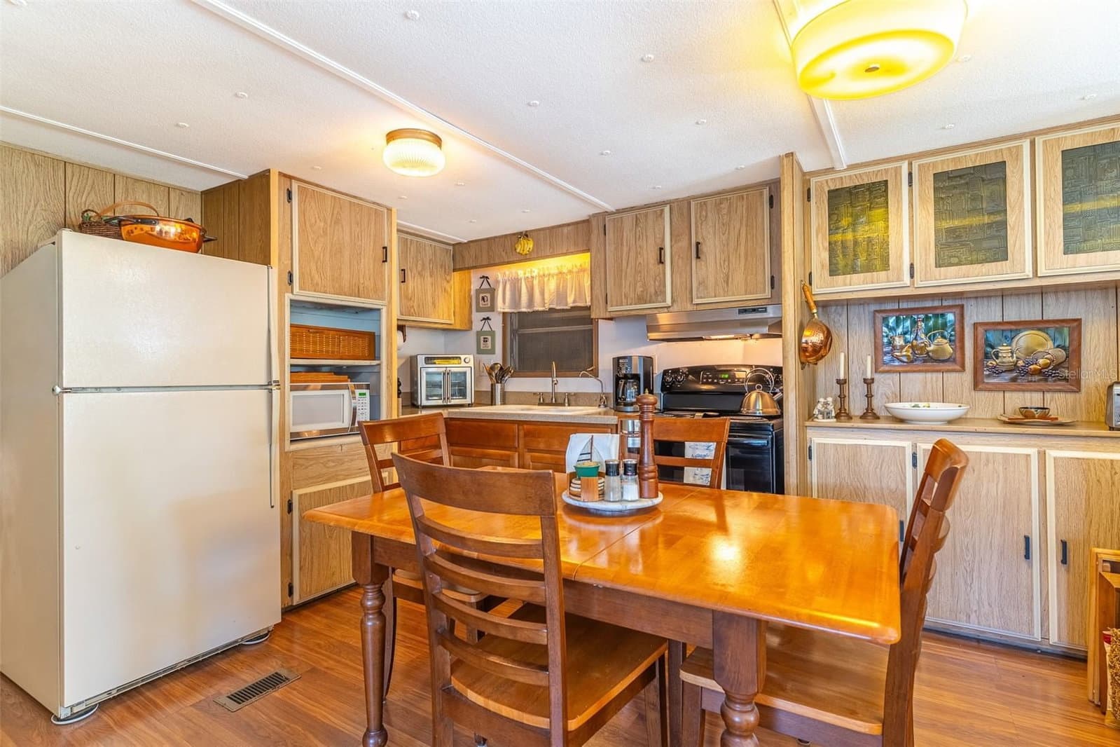 Photo 5 of 107 EDGEWOOD