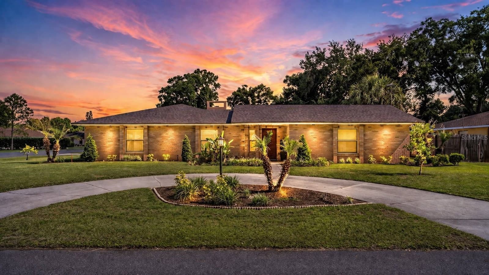 906 CRESTVIEW