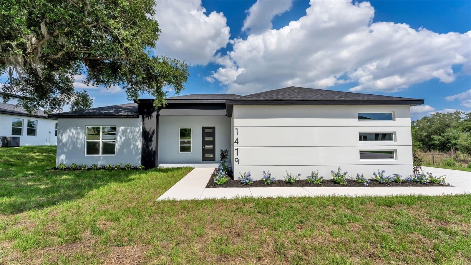 1479 HOLLY HILL