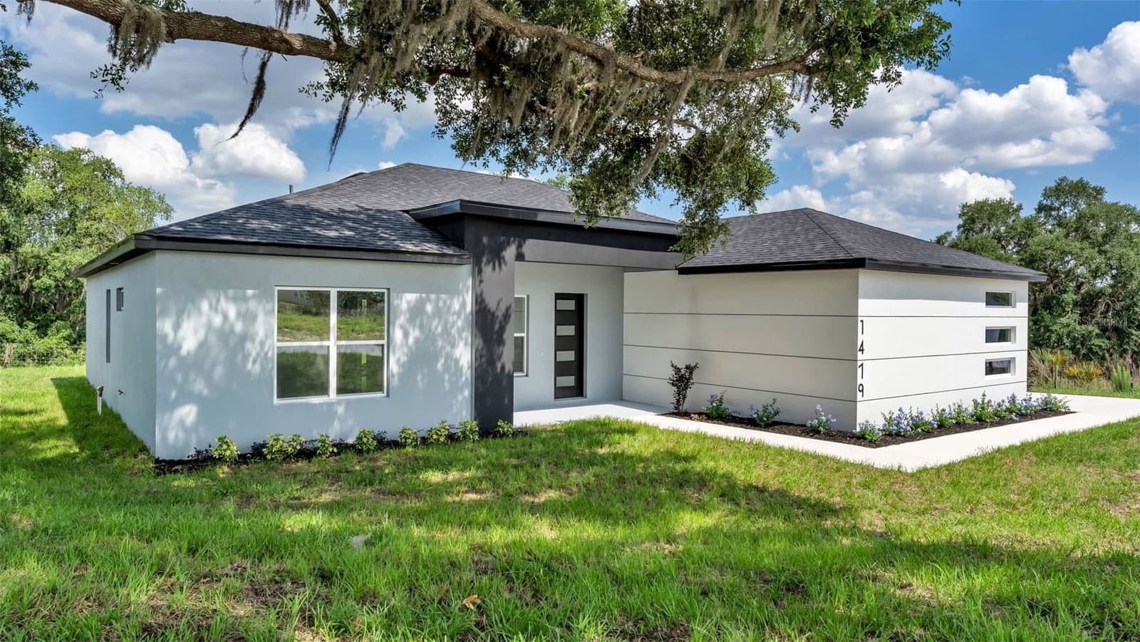 1479 HOLLY HILL