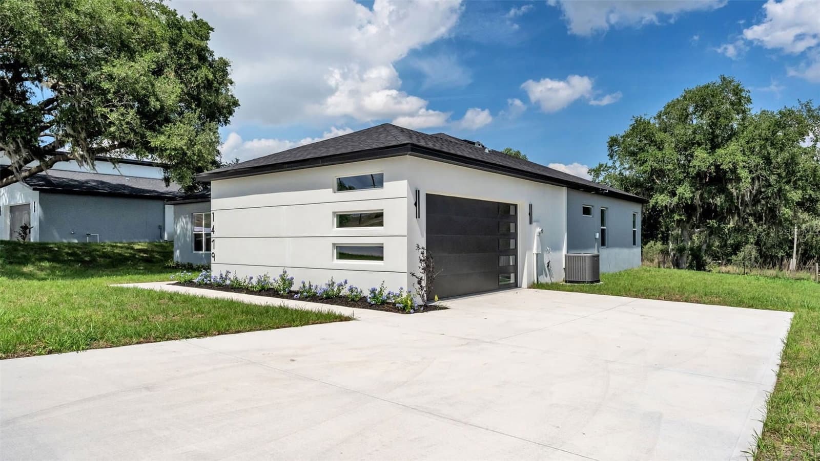 1479 HOLLY HILL