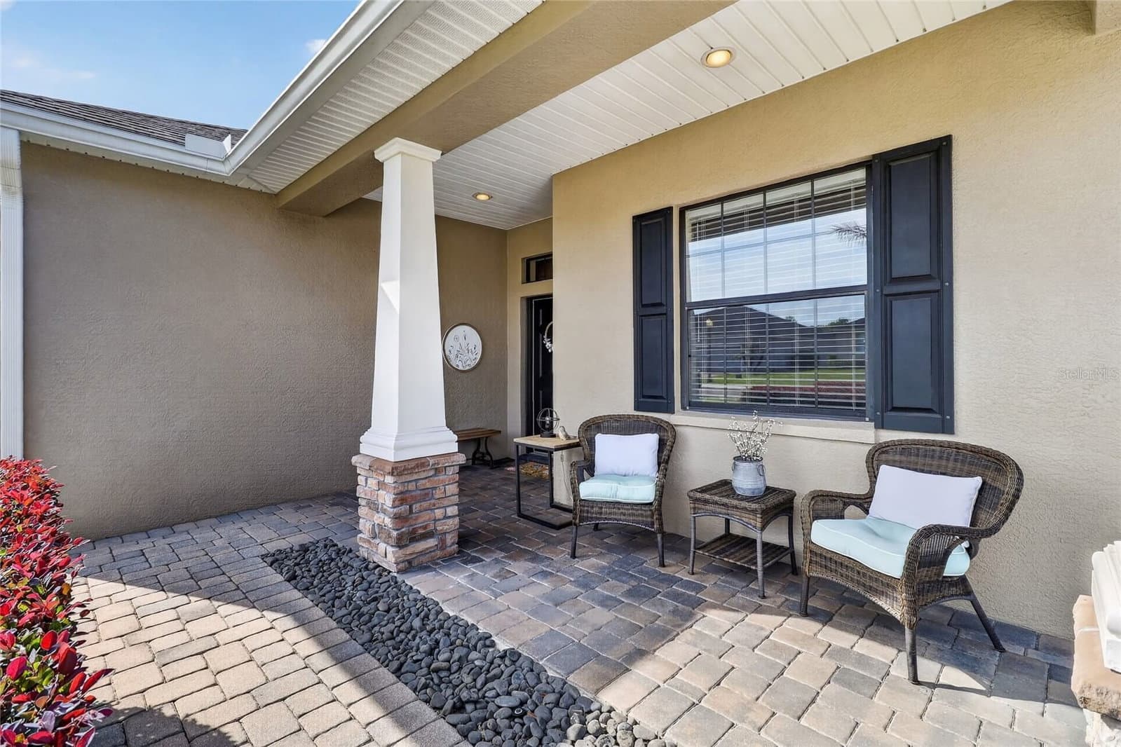 Photo 4 of 4427 MICANOPE CRESCENT