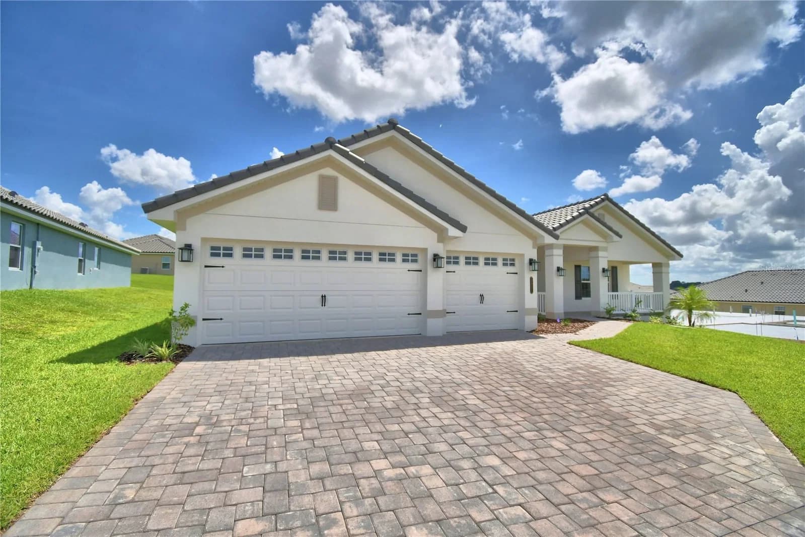 Photo 4 of 5421 WATERSIDE Drive