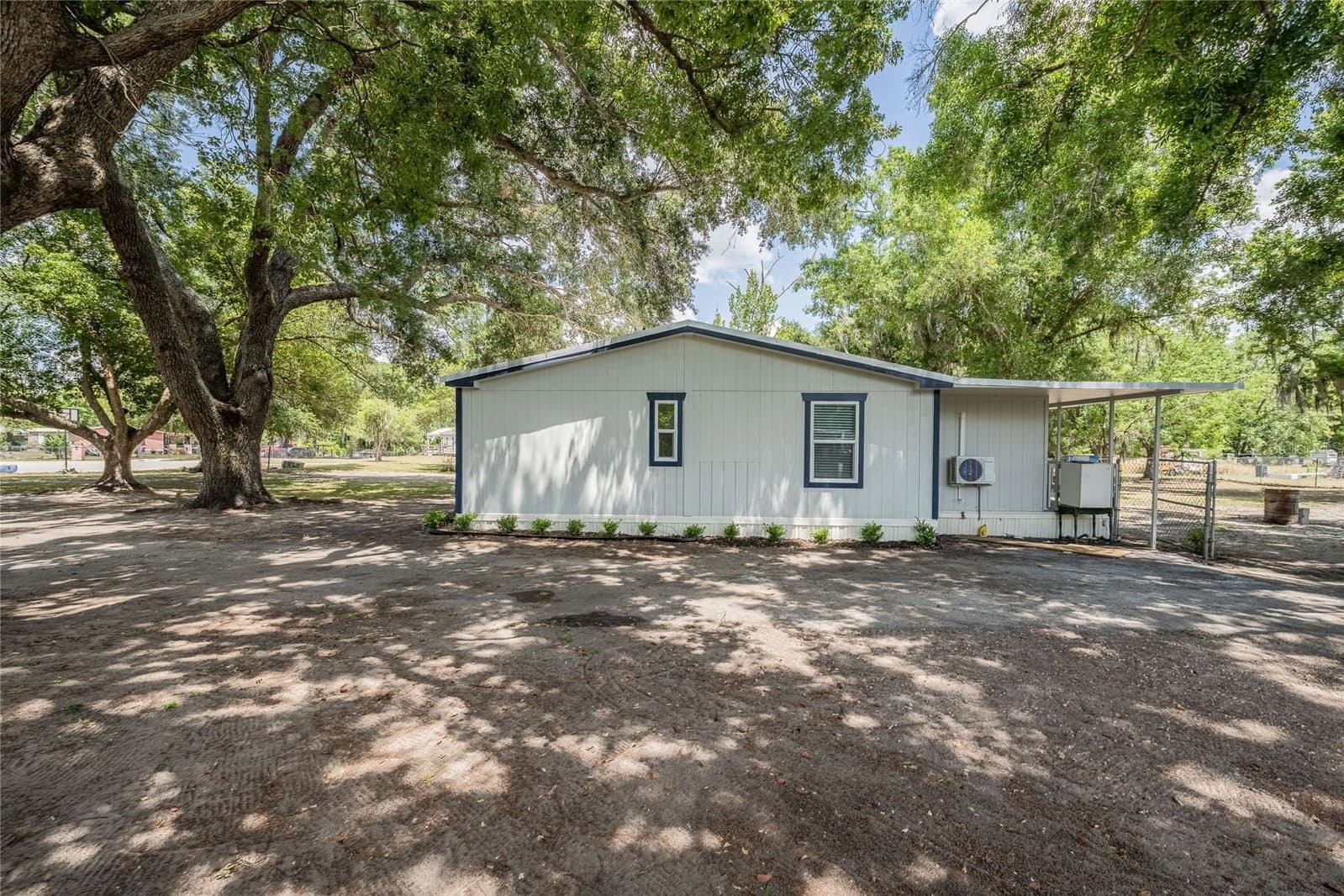 Photo 4 of 5220 SPRING CREEK DR