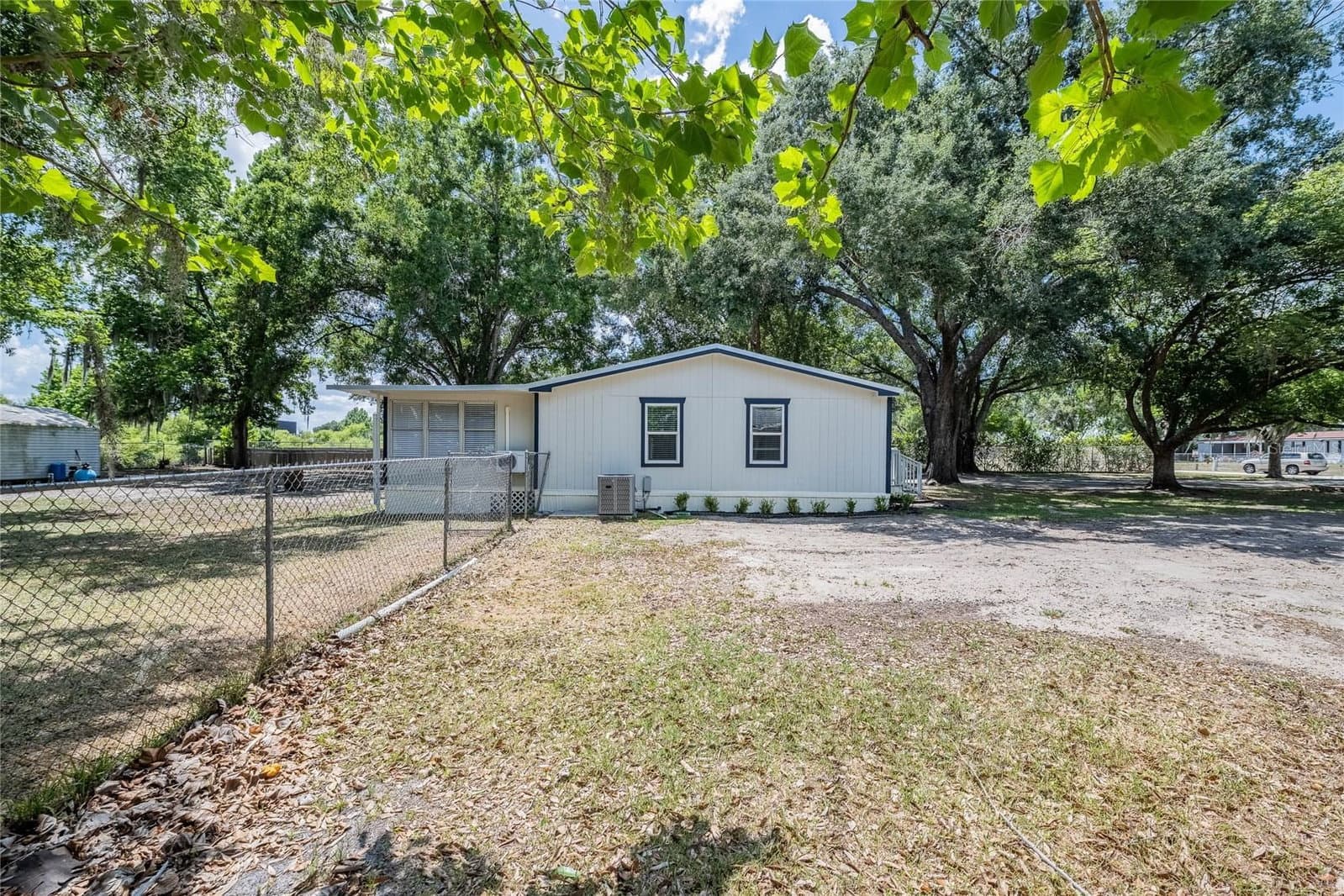 Photo 5 of 5220 SPRING CREEK DR