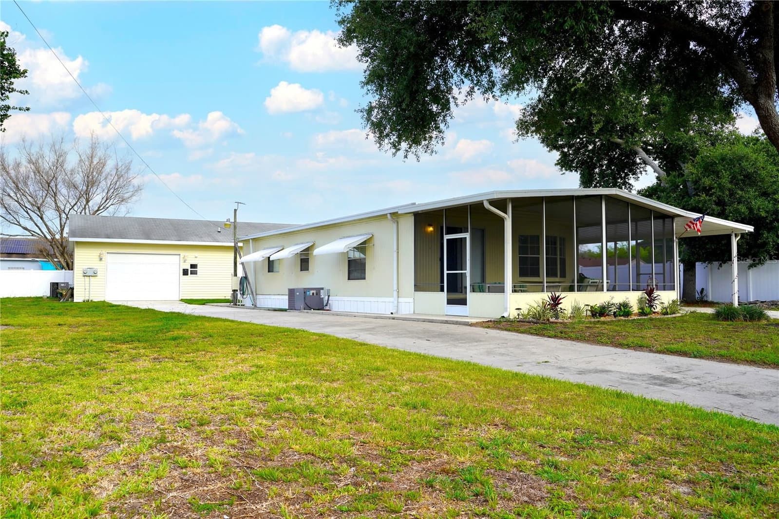 5747 LAKE FOX