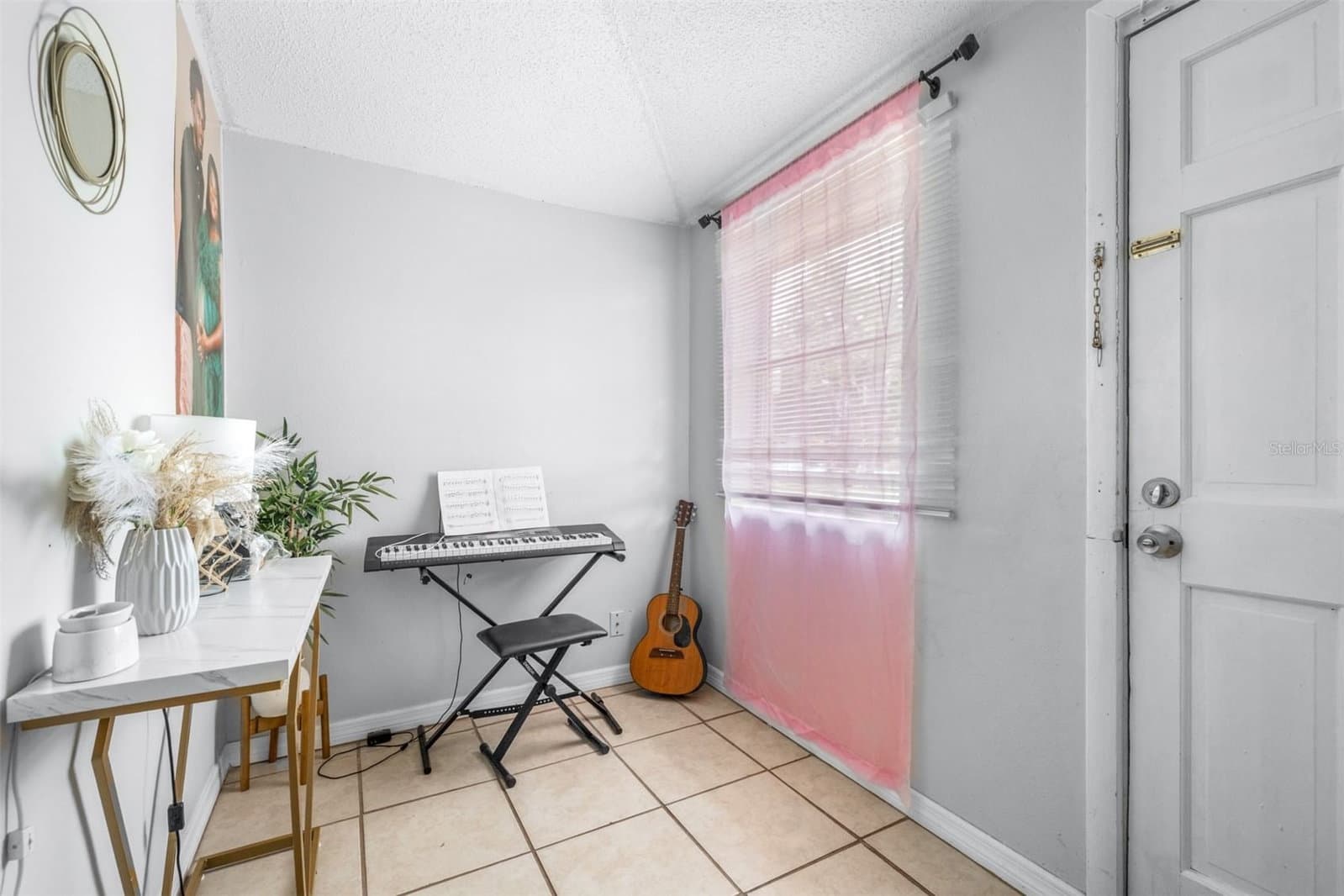 Photo 5 of 506 WHITEHURST