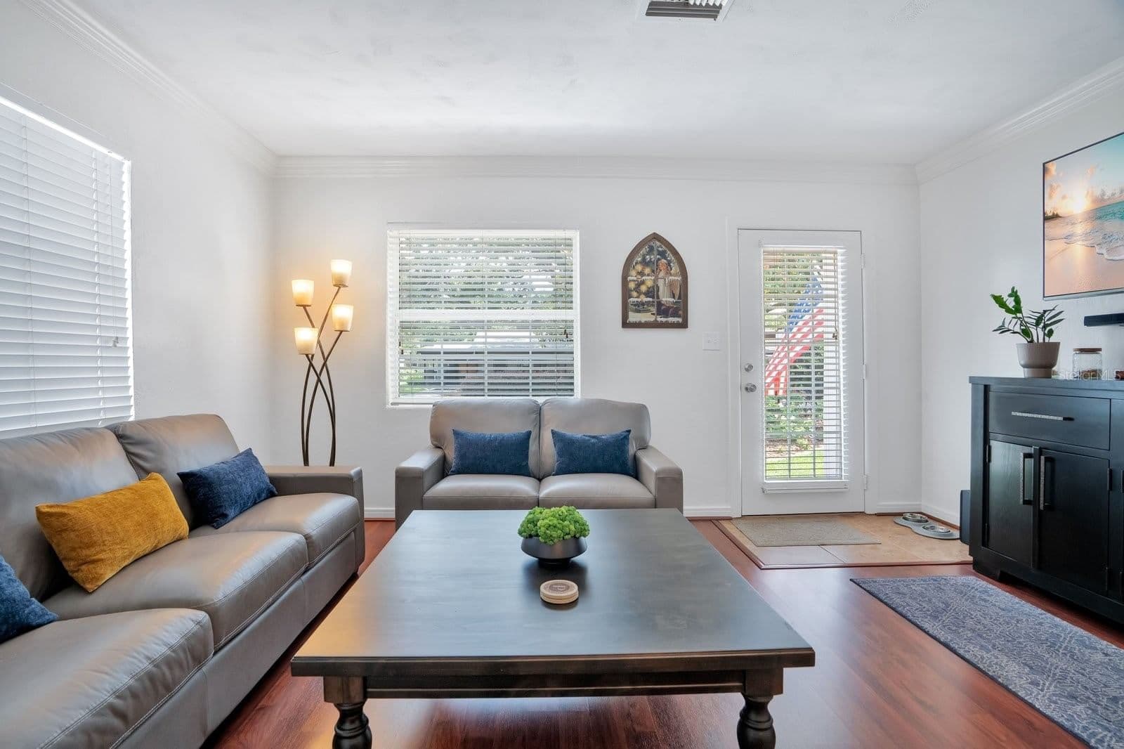 Photo 4 of 607 KERNEYWOOD