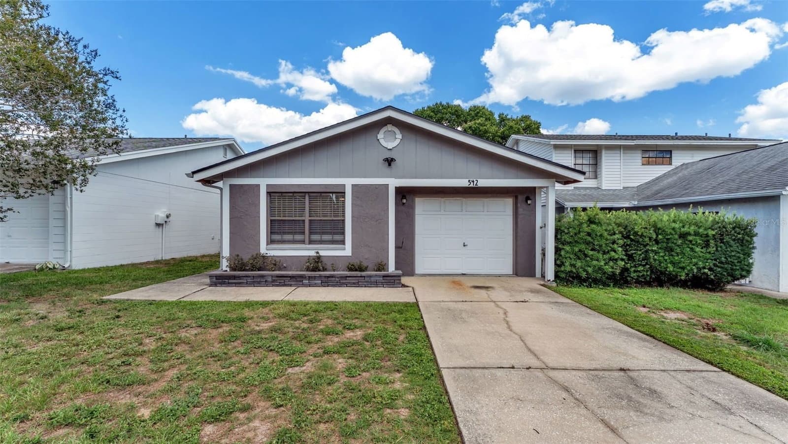 542 LAKE DEXTER