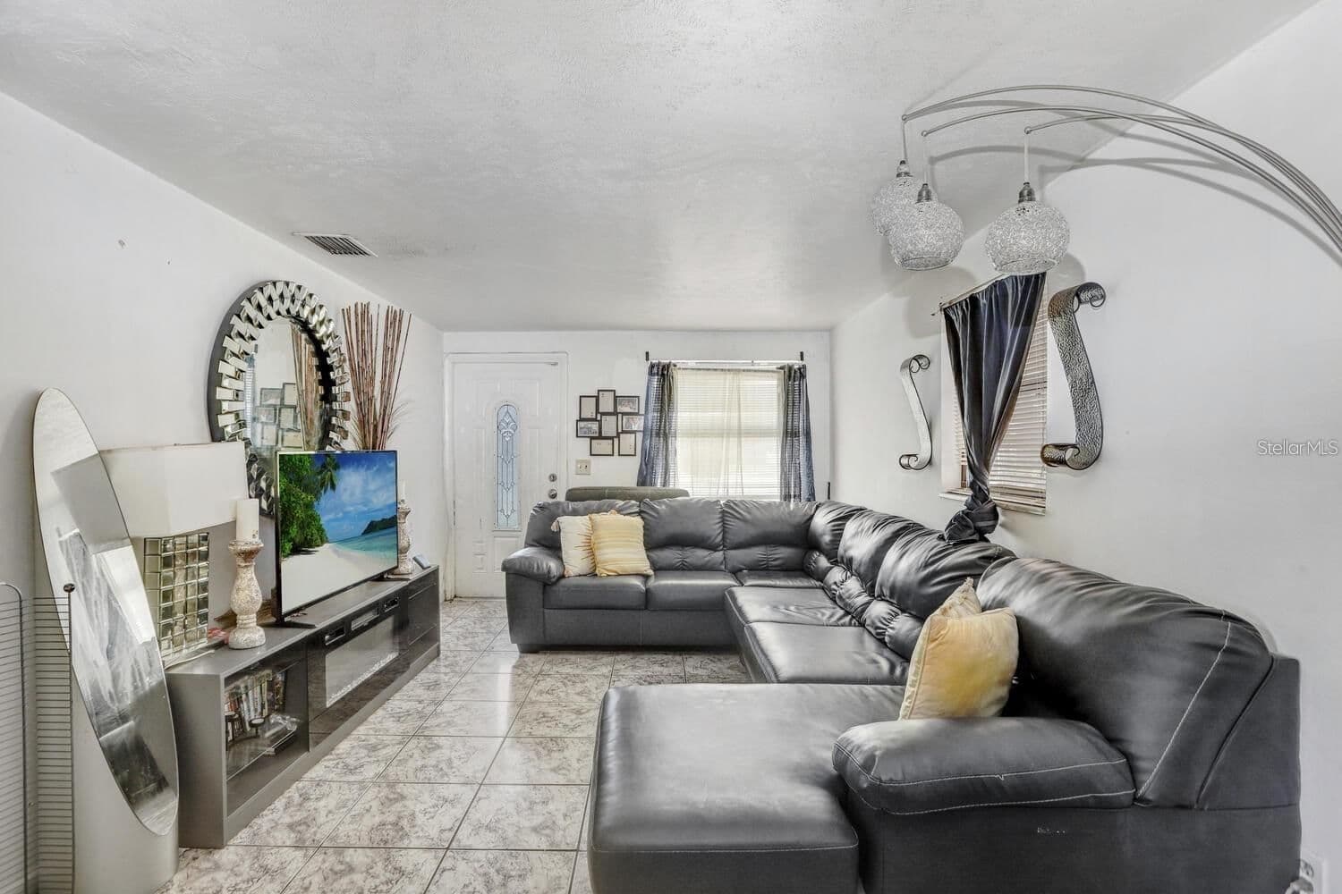 4833 ASHLAND