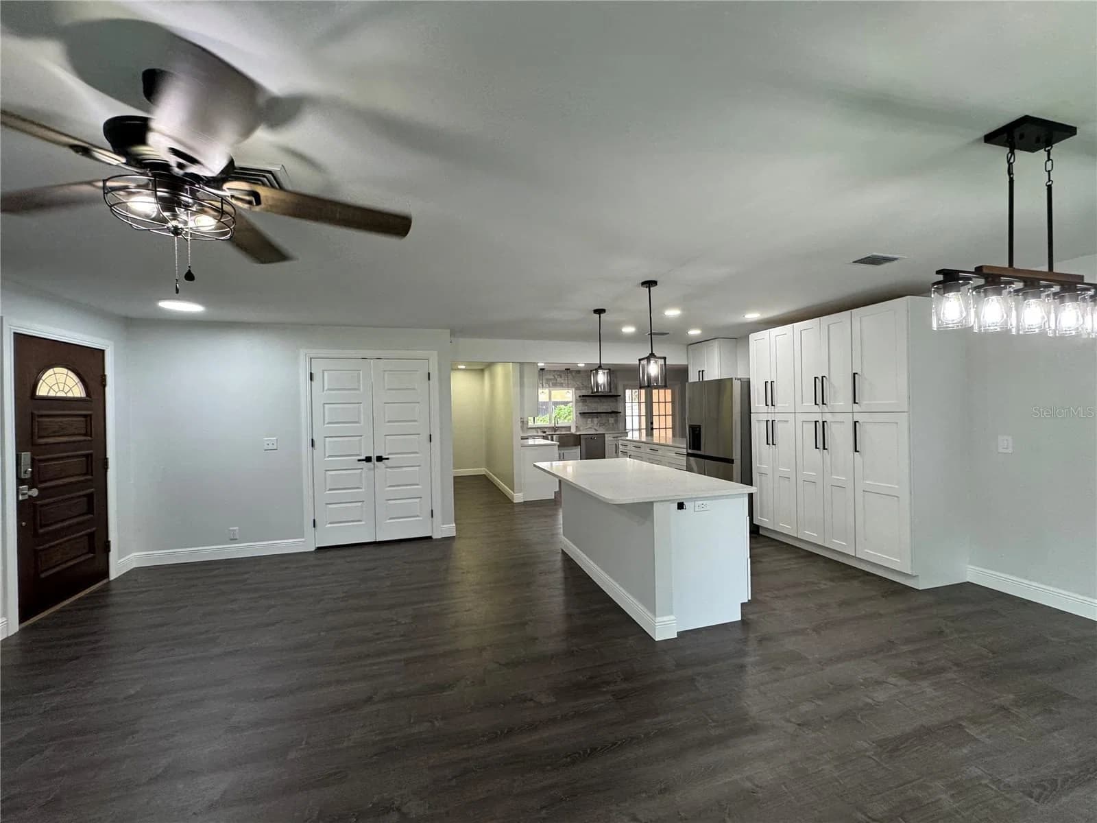 1809 N STELLA Court