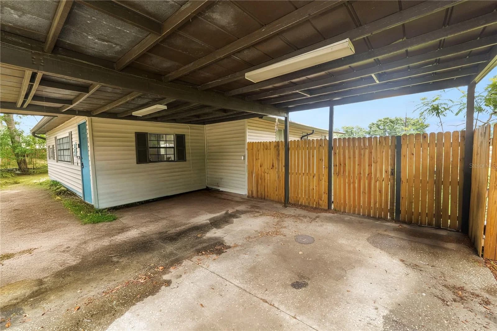 Photo 5 of 124 GRIFFIN Avenue
