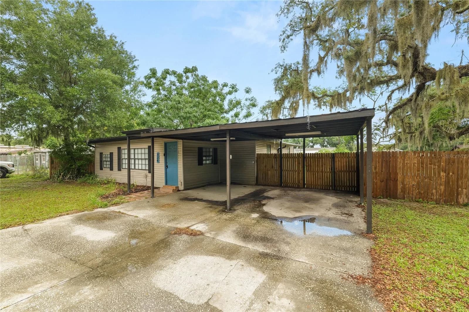Photo 4 of 124 GRIFFIN Avenue