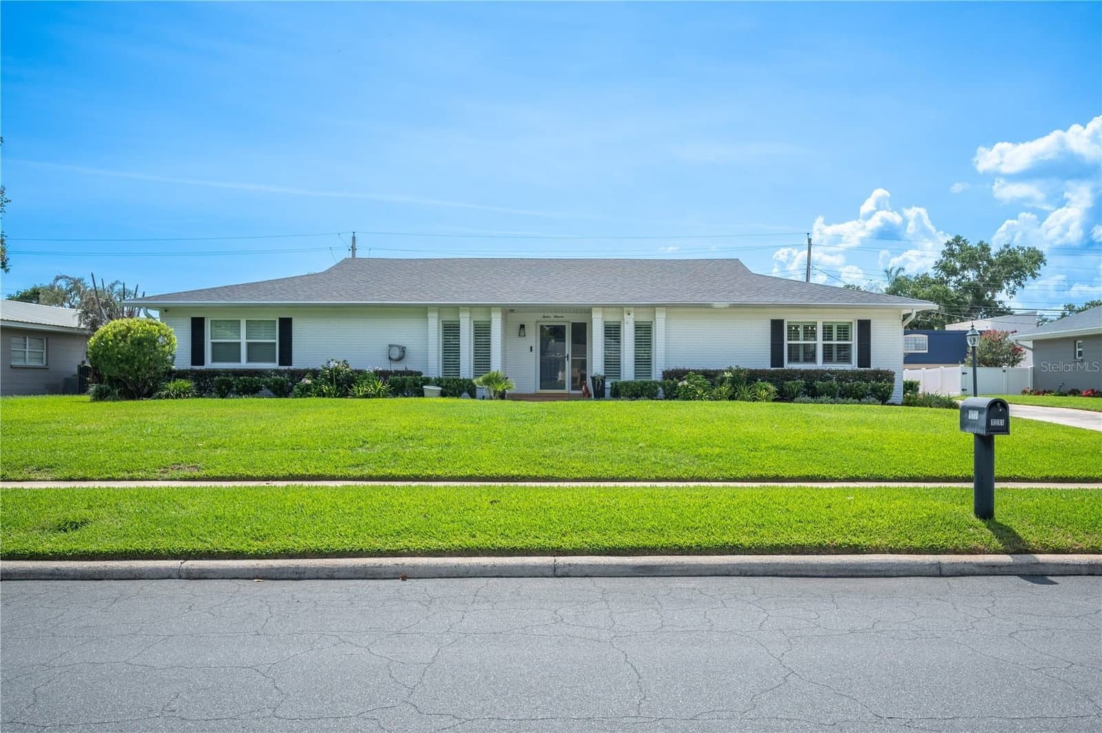 1211 HUNT