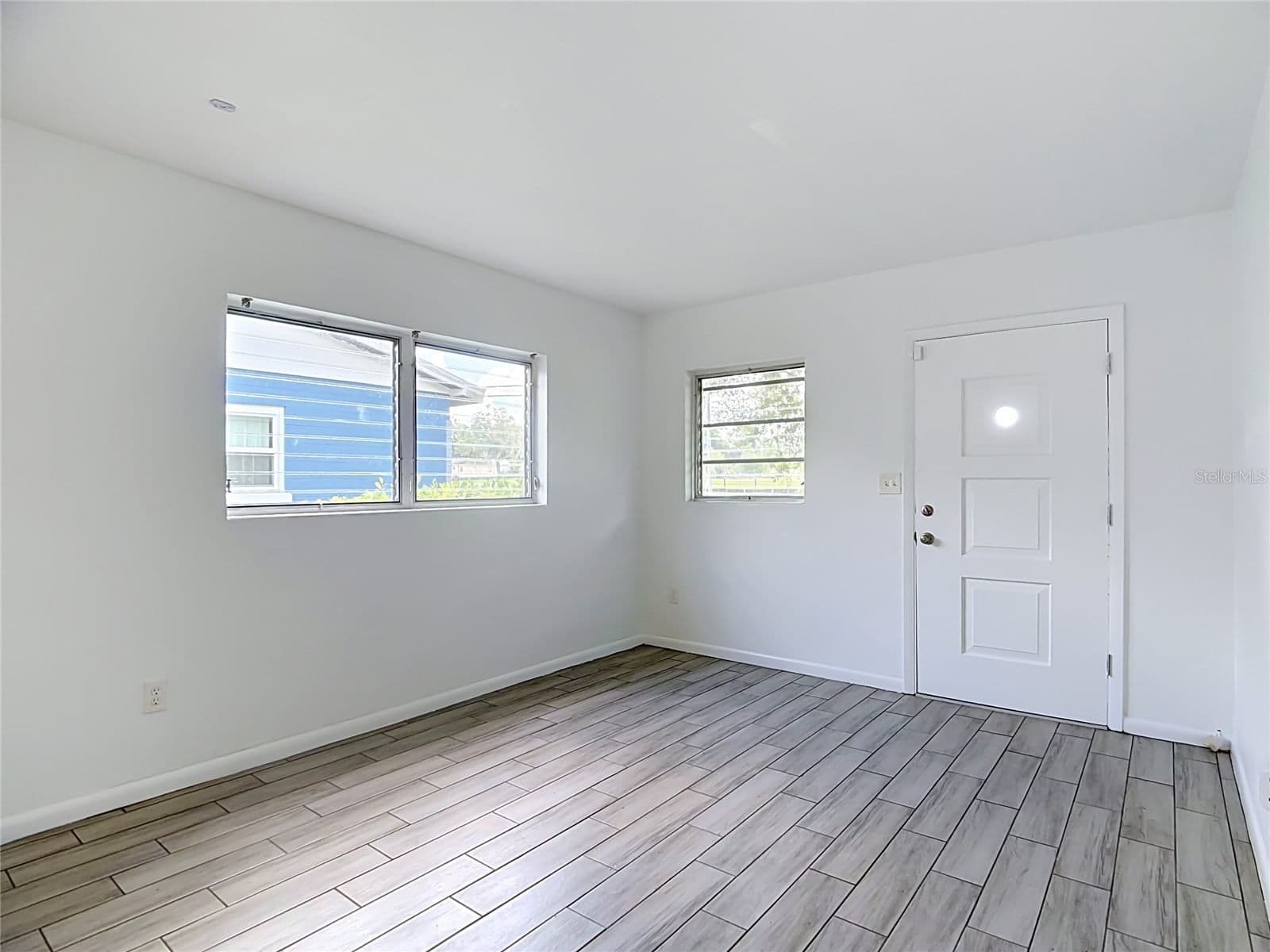 Photo 5 of 1025 CENTRAL