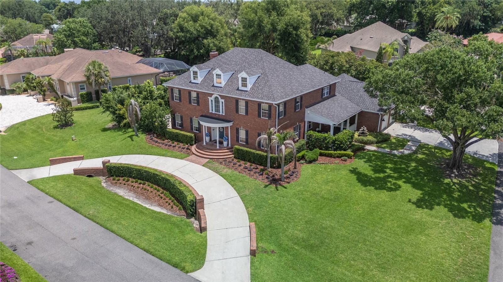 5120 LAKE IN THE WOODS