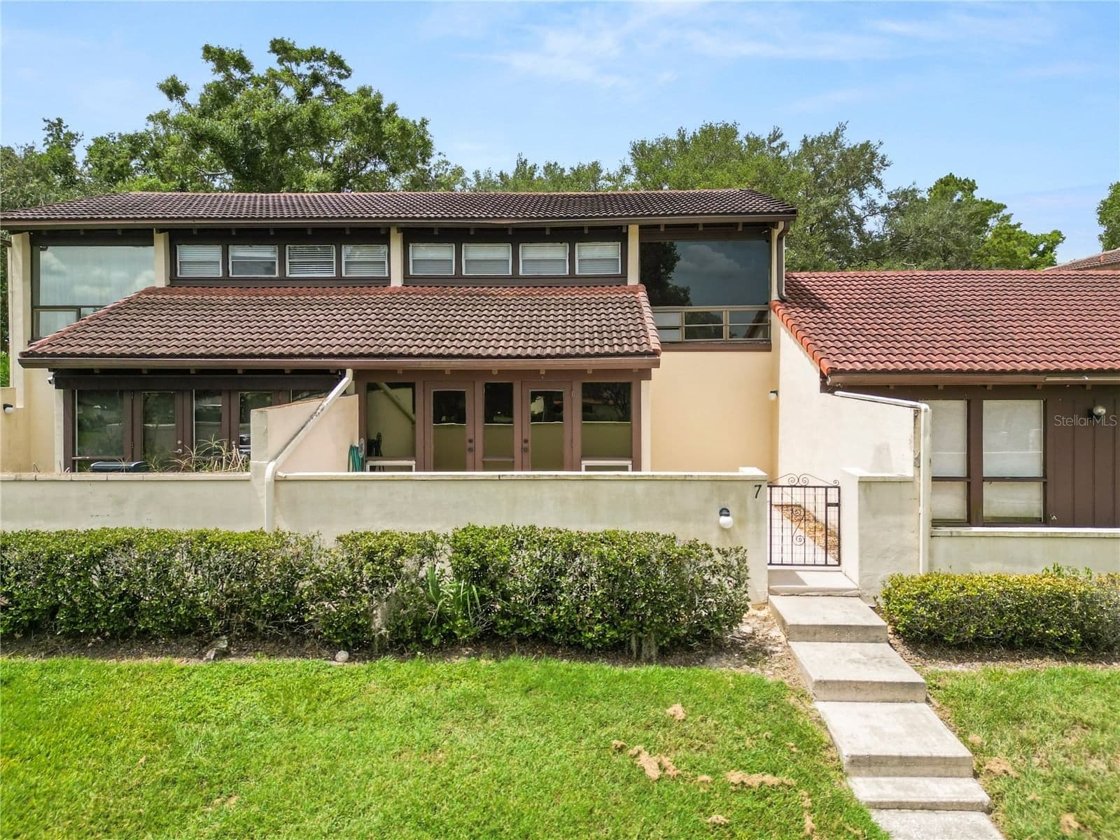 7 LOMA LINDA