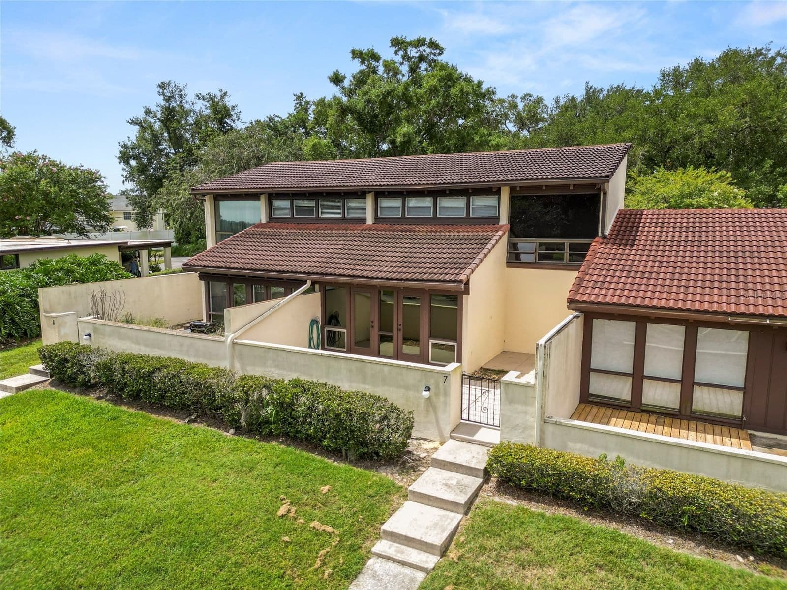 7 LOMA LINDA