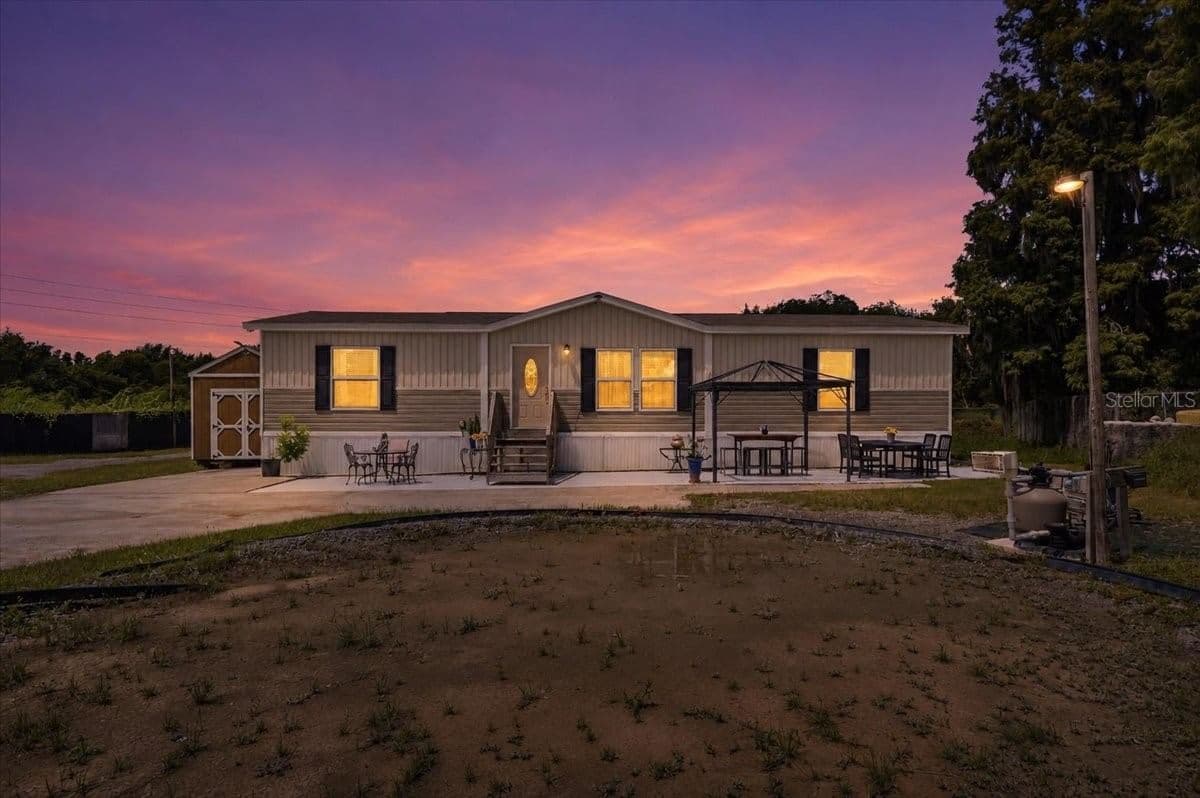 Photo 5 of 2531 DAWN HEIGHTS