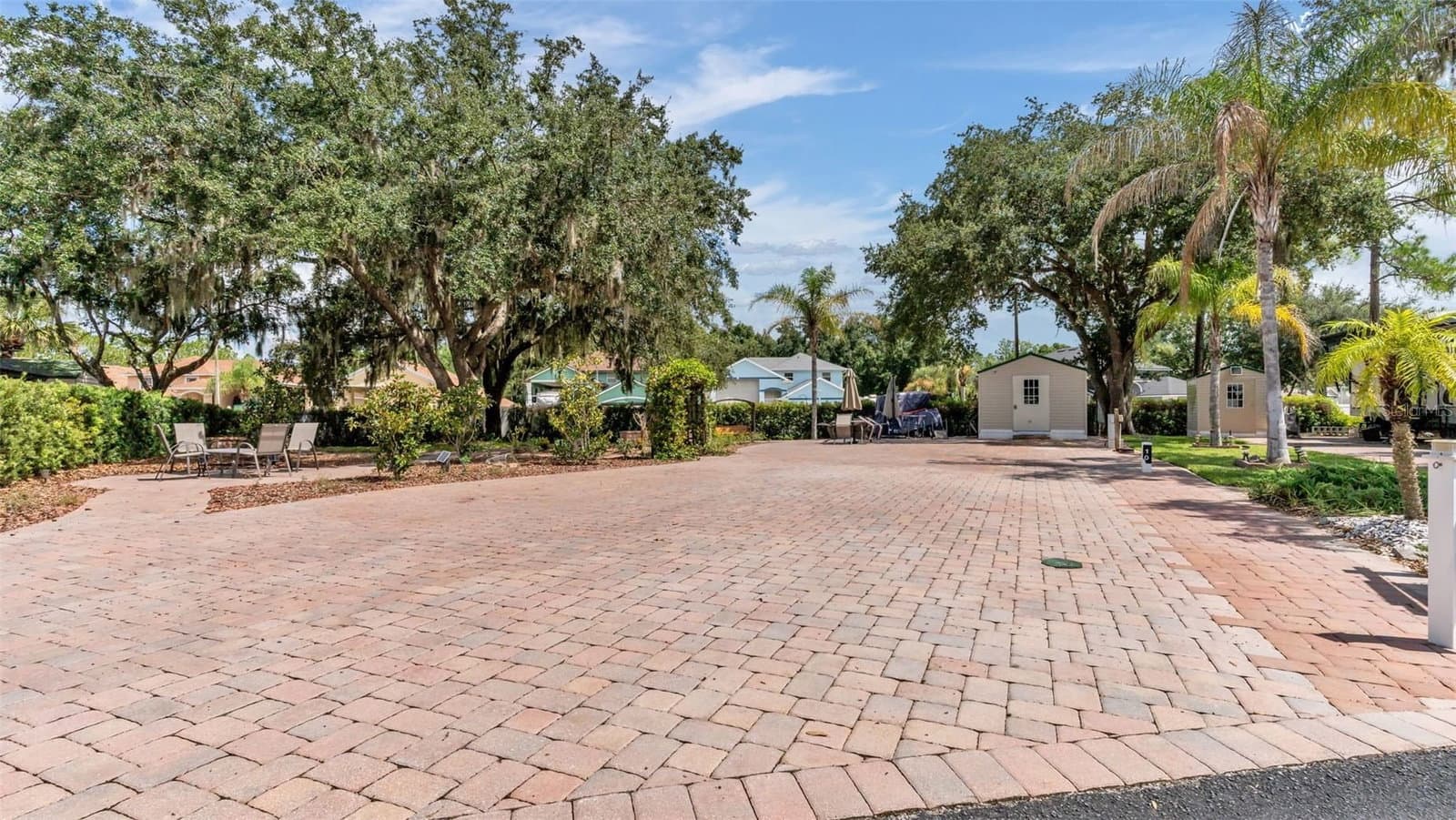16325 CHERRY TREE