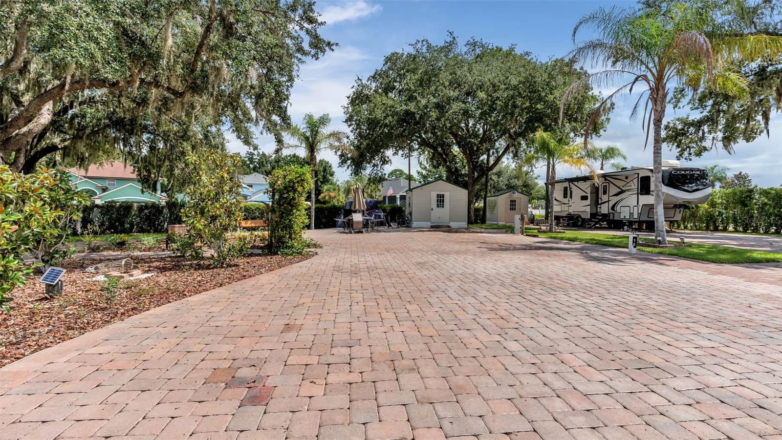 16325 CHERRY TREE