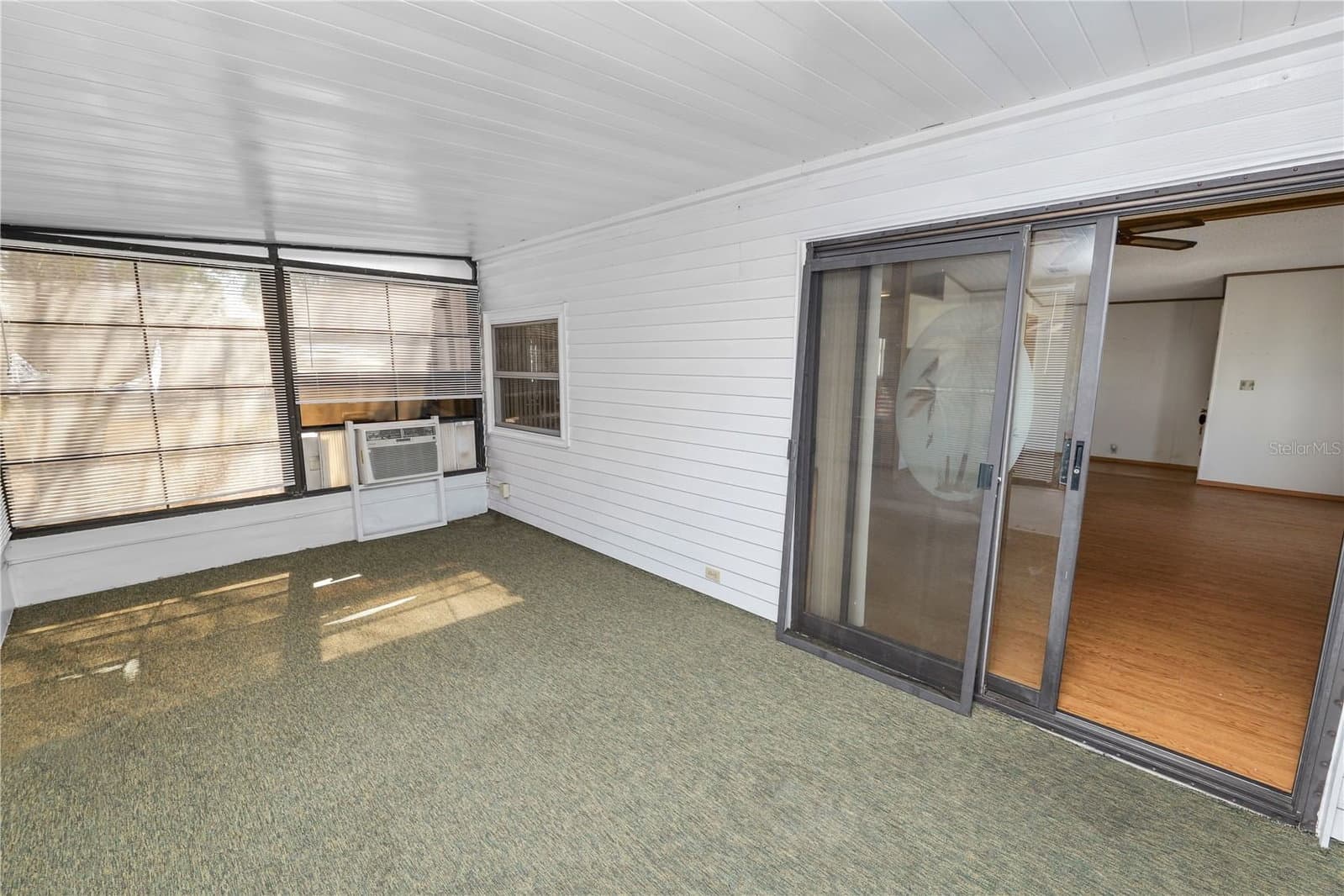 Photo 4 of 1706 FOX HILL