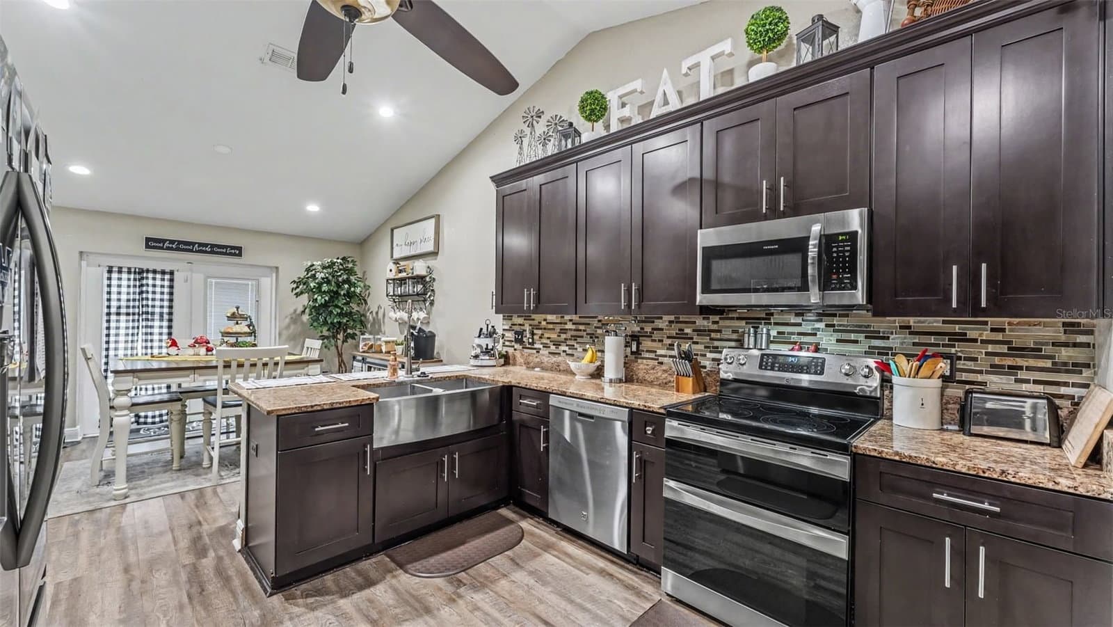 1411 ASHBURY