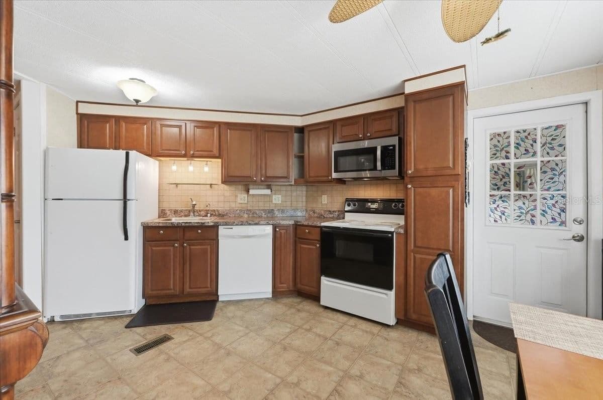 1610 REYNOLDS