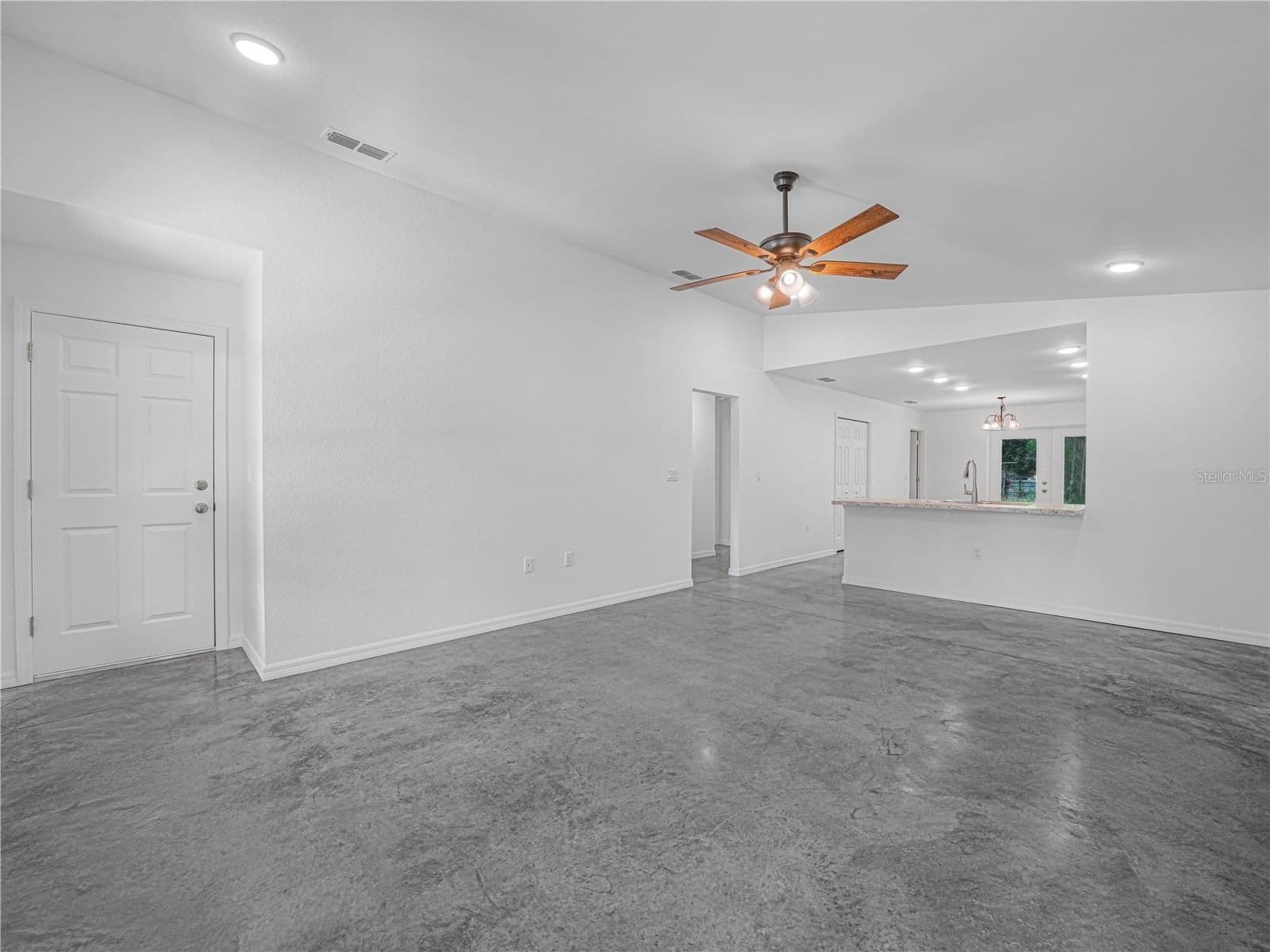 118 HIGHLAND