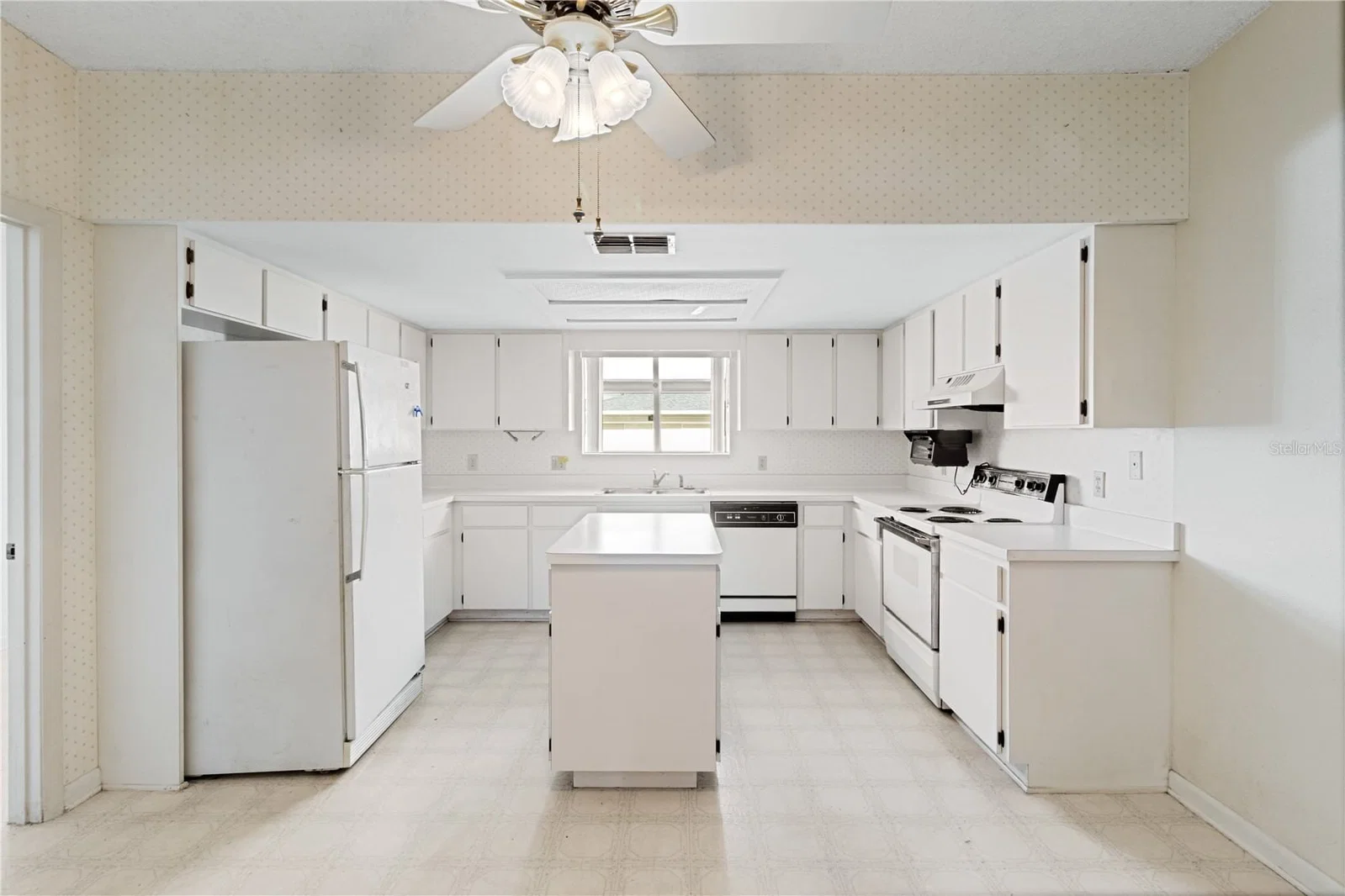 3433 GLEN ABBEY Lane