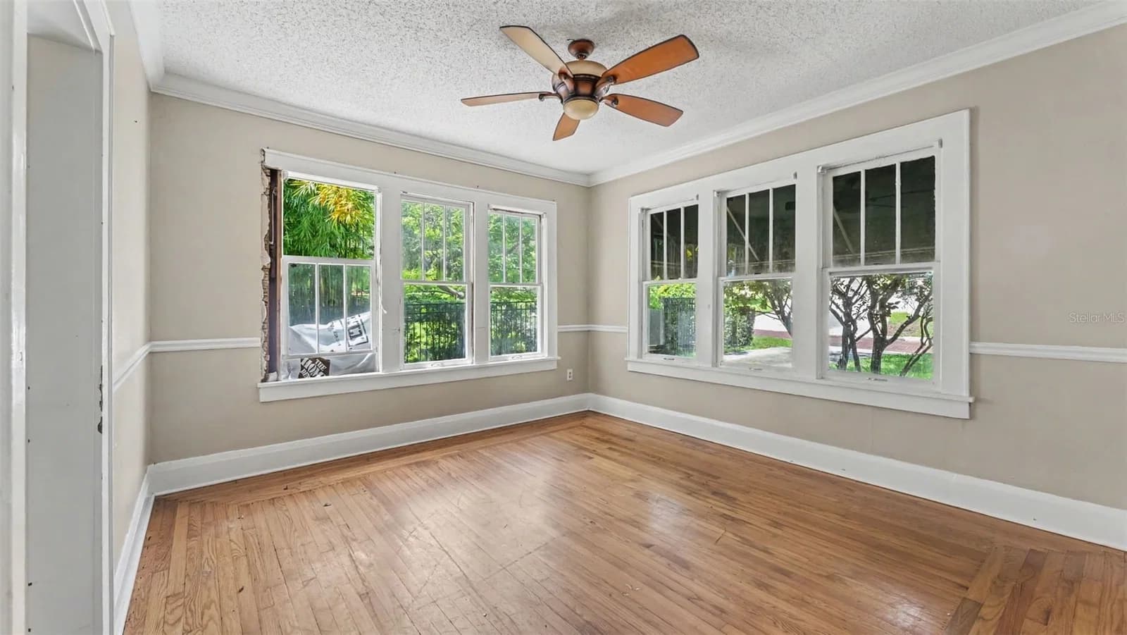Photo 5 of 2406 FAIRMOUNT Avenue