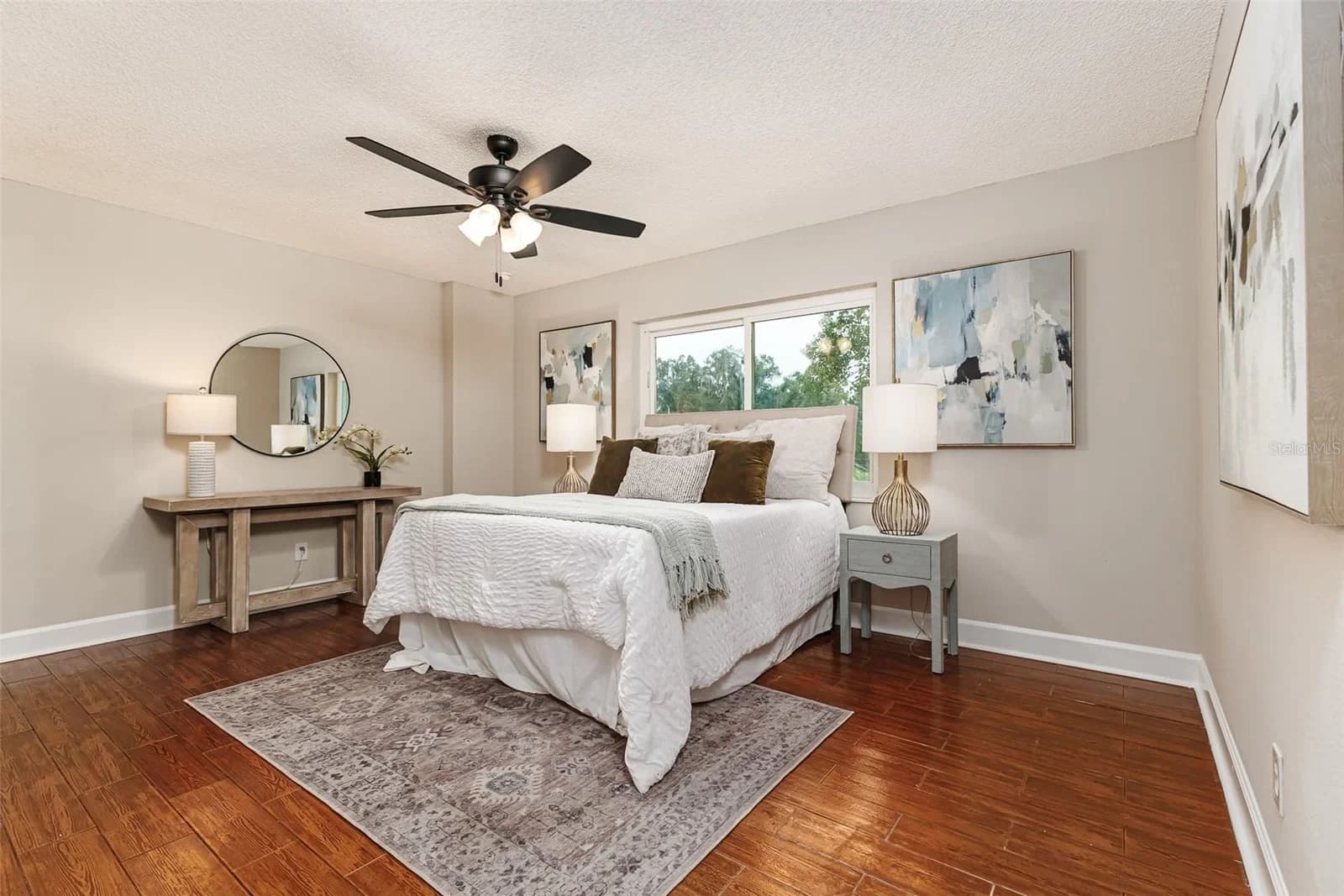 Photo 4 of 2923 N FORESTBROOK Drive