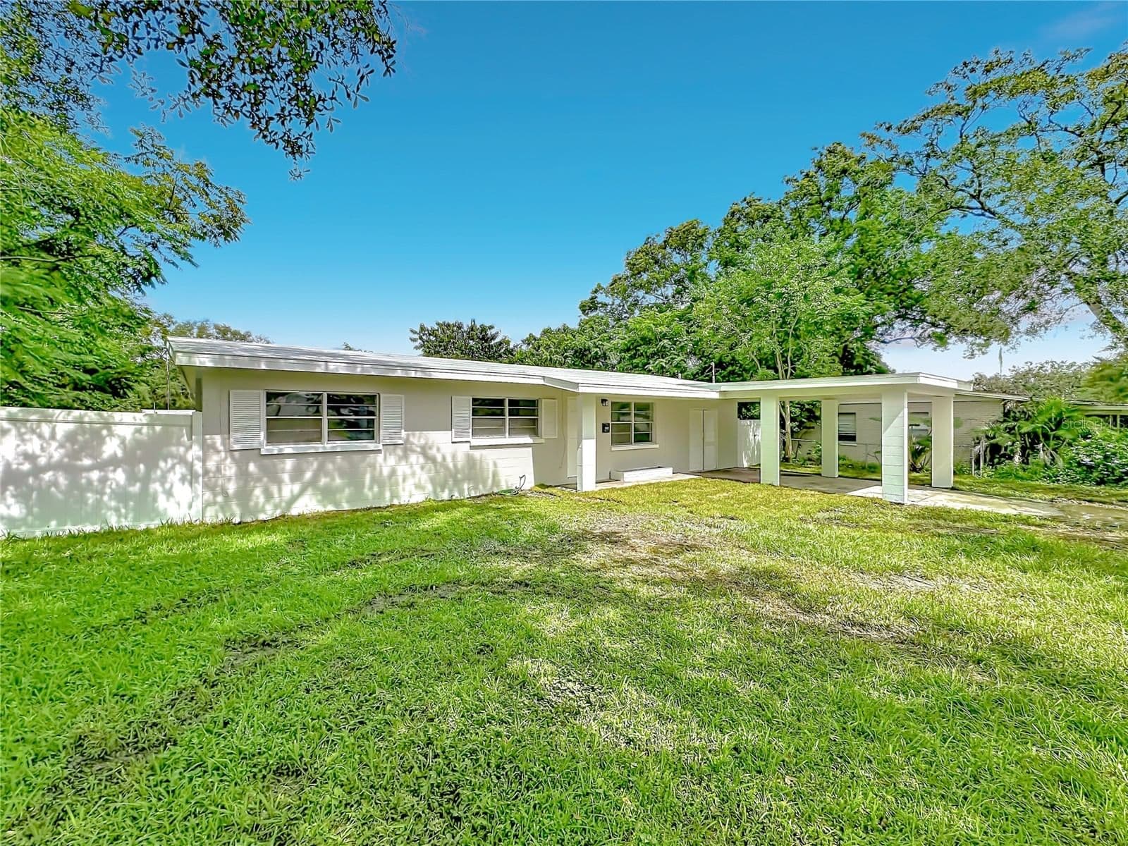 304 SUNNYHILL Lane