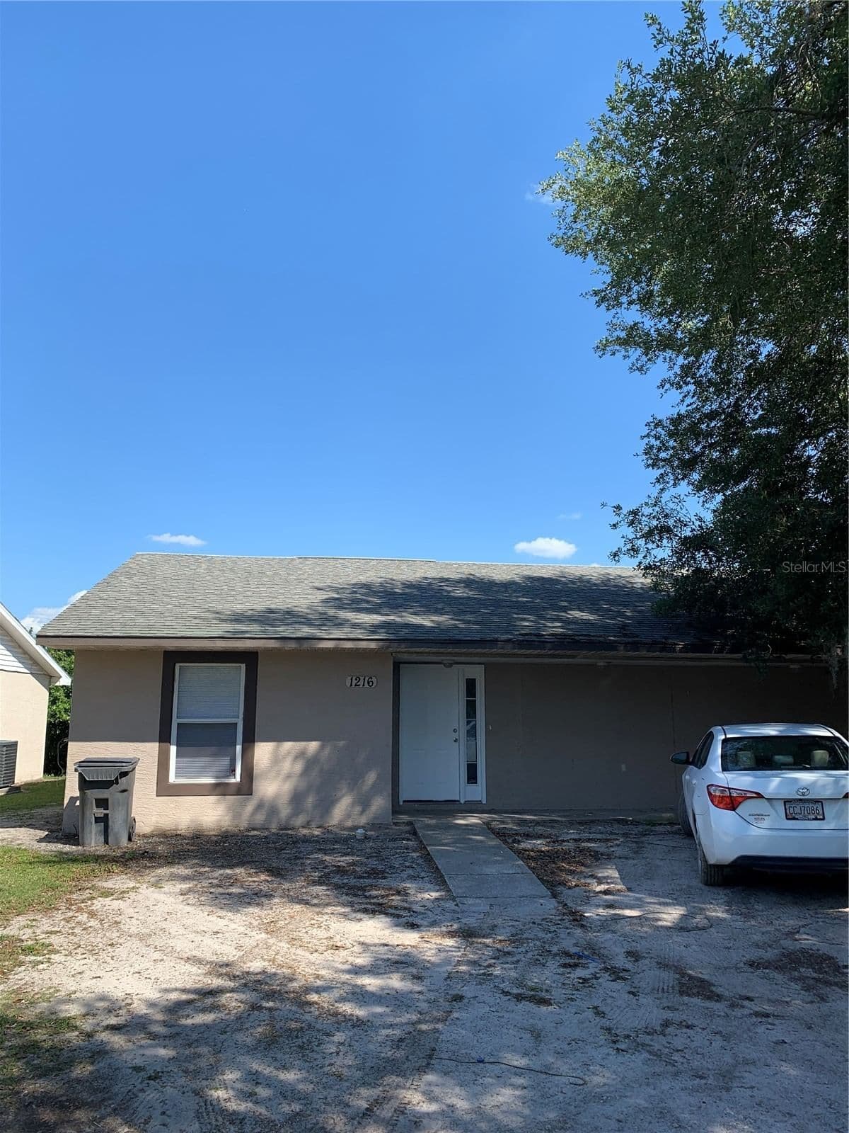 1216 FAIRWAY Drive