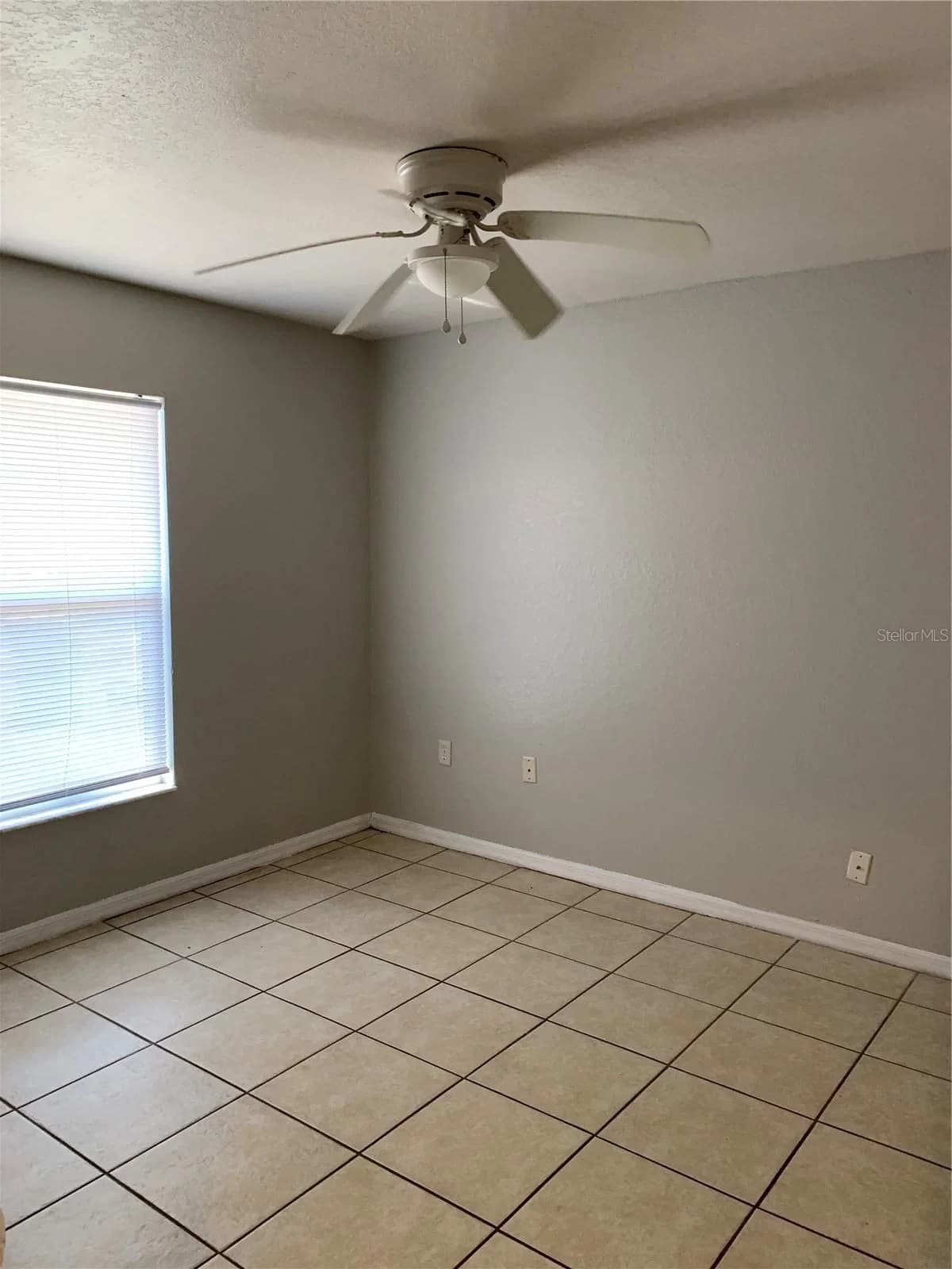 Photo 4 of 1216 FAIRWAY Drive
