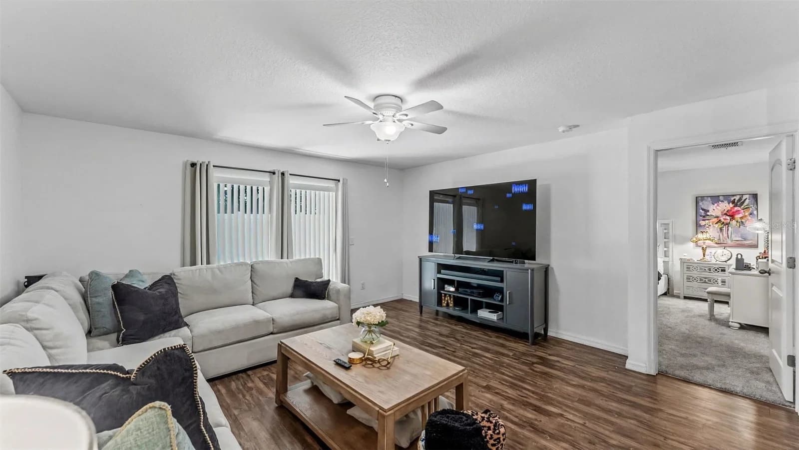 Photo 4 of 6270 MANITOBA Drive
