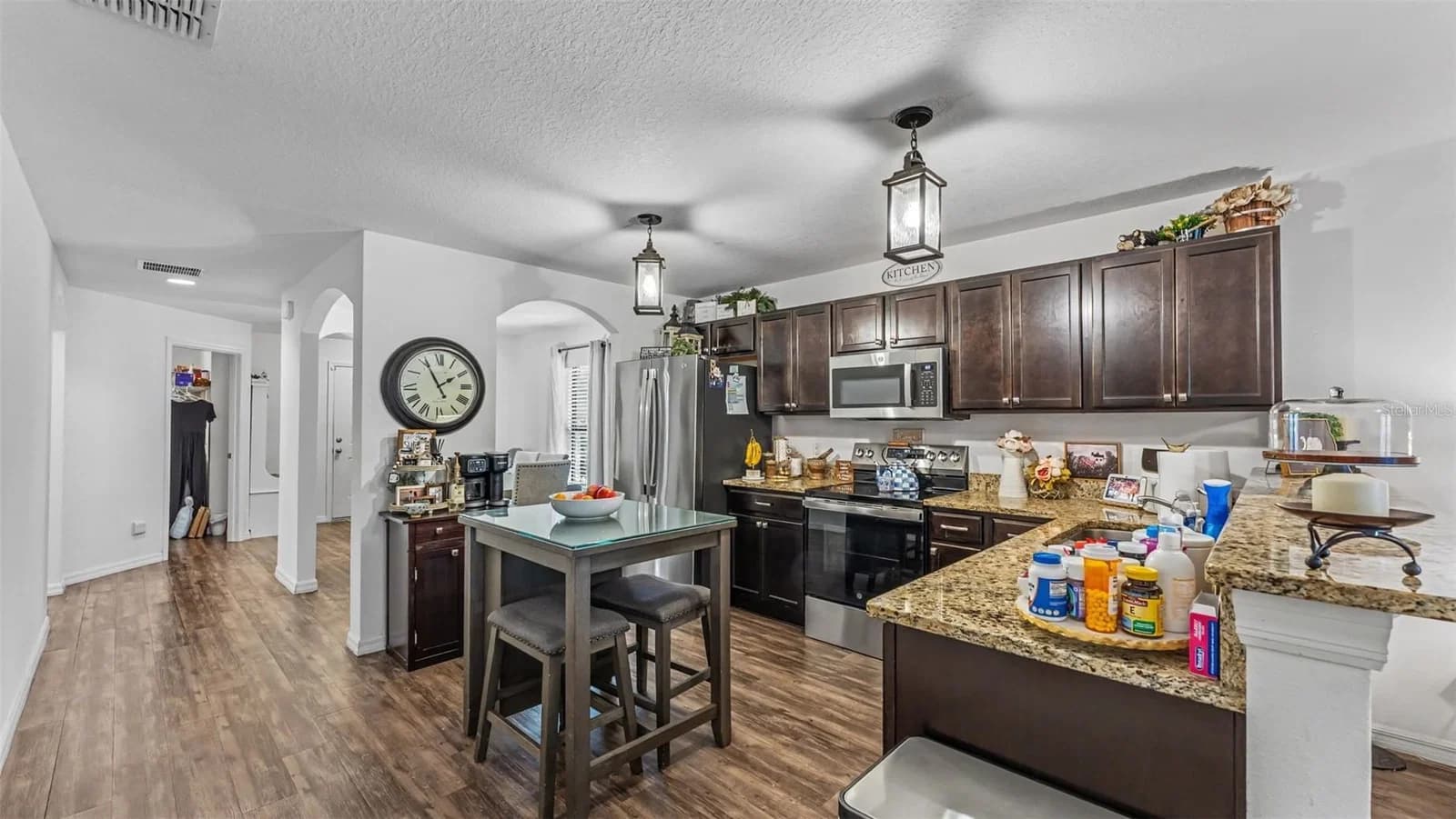 Photo 5 of 6270 MANITOBA Drive