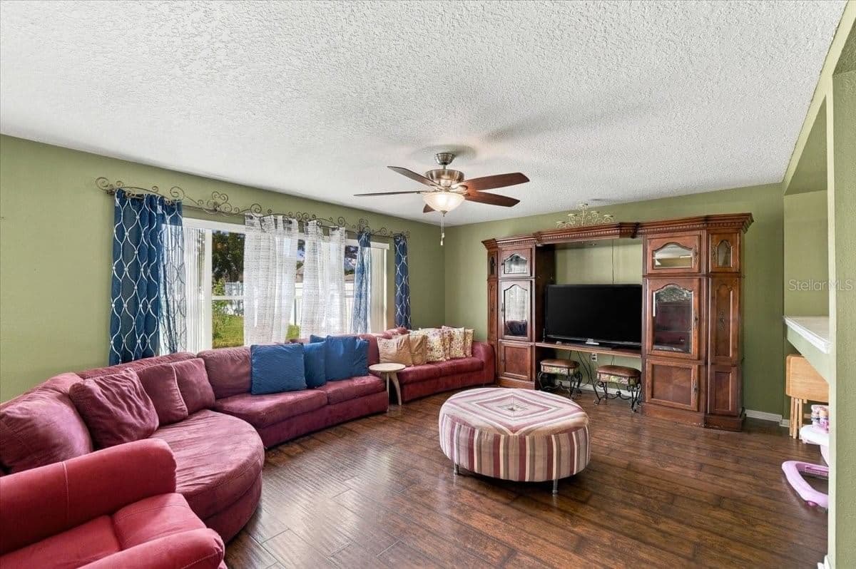 Photo 5 of 7517 HUNTERS GREENE Circle